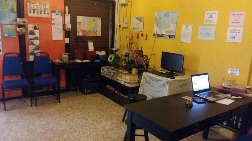 Cocoa Mews Cafe And Homestay George Town Kültér fotó