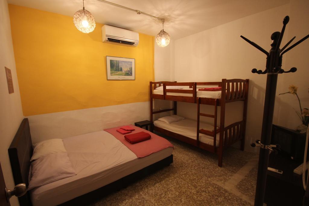 Cocoa Mews Cafe And Homestay George Town Kültér fotó