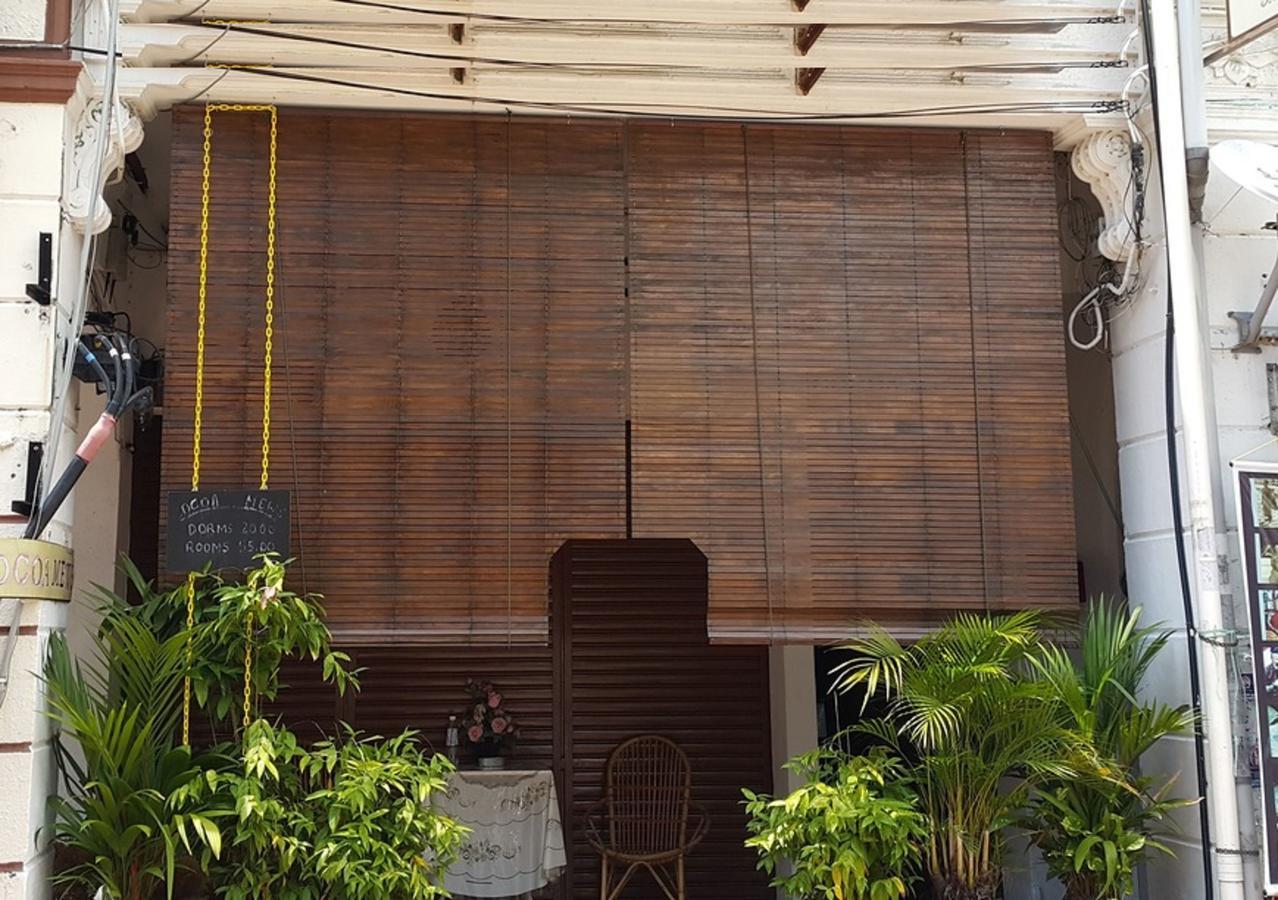 Cocoa Mews Cafe And Homestay George Town Kültér fotó